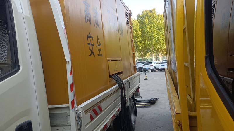 无极如何判断柴油发电机组和UPS电源的切换时间是否符合要求？